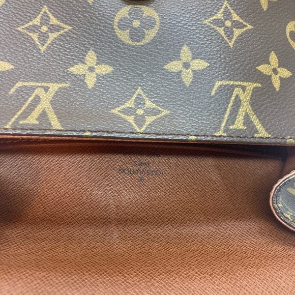 Authentic Louis Vuitton MM Saint Cloud Crossbody Bag, made in USA. - Picture 5 of 16